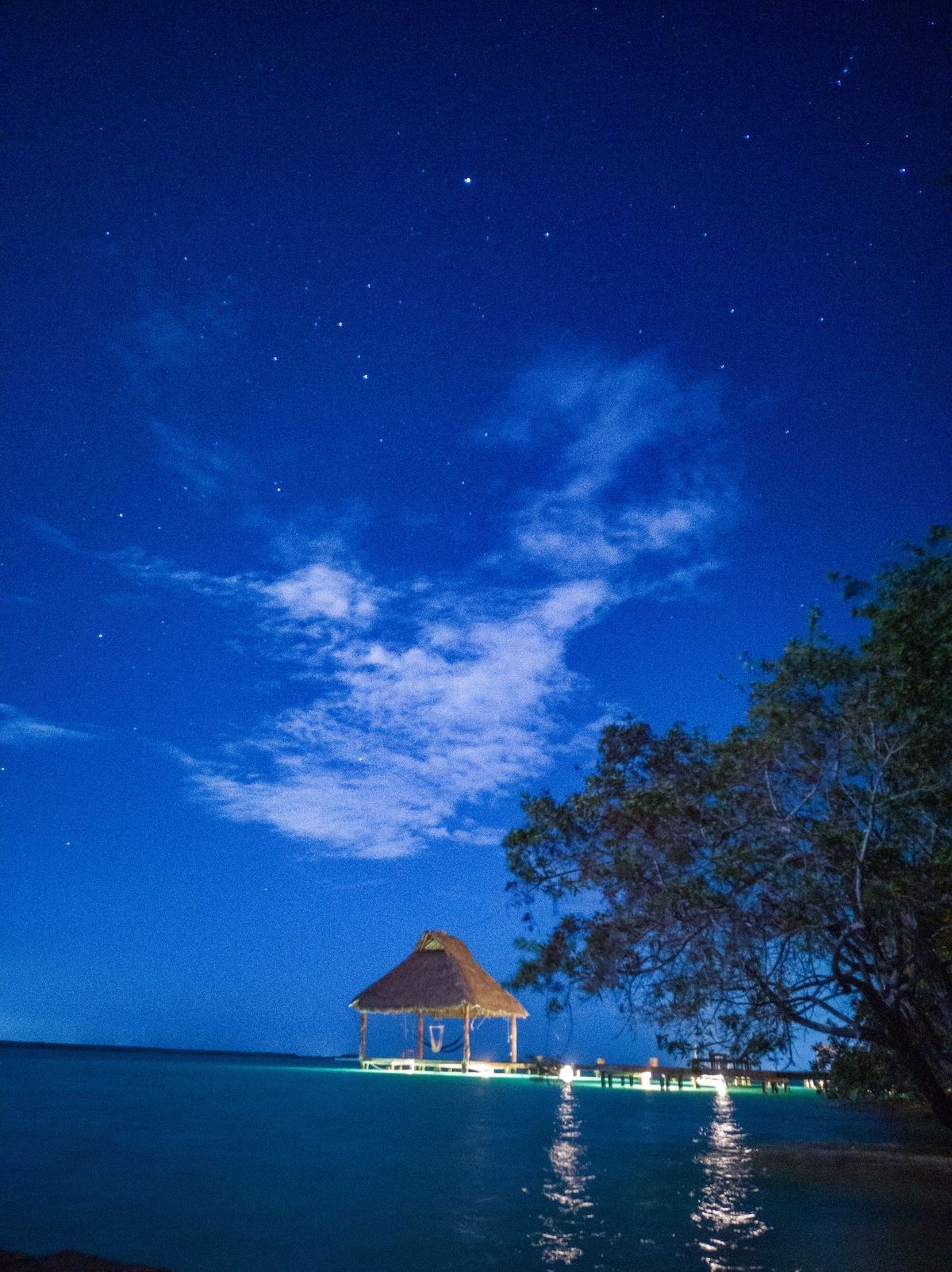 Imagen de portada para el evento: Viaje astronómico sobre la laguna de Bacalar
