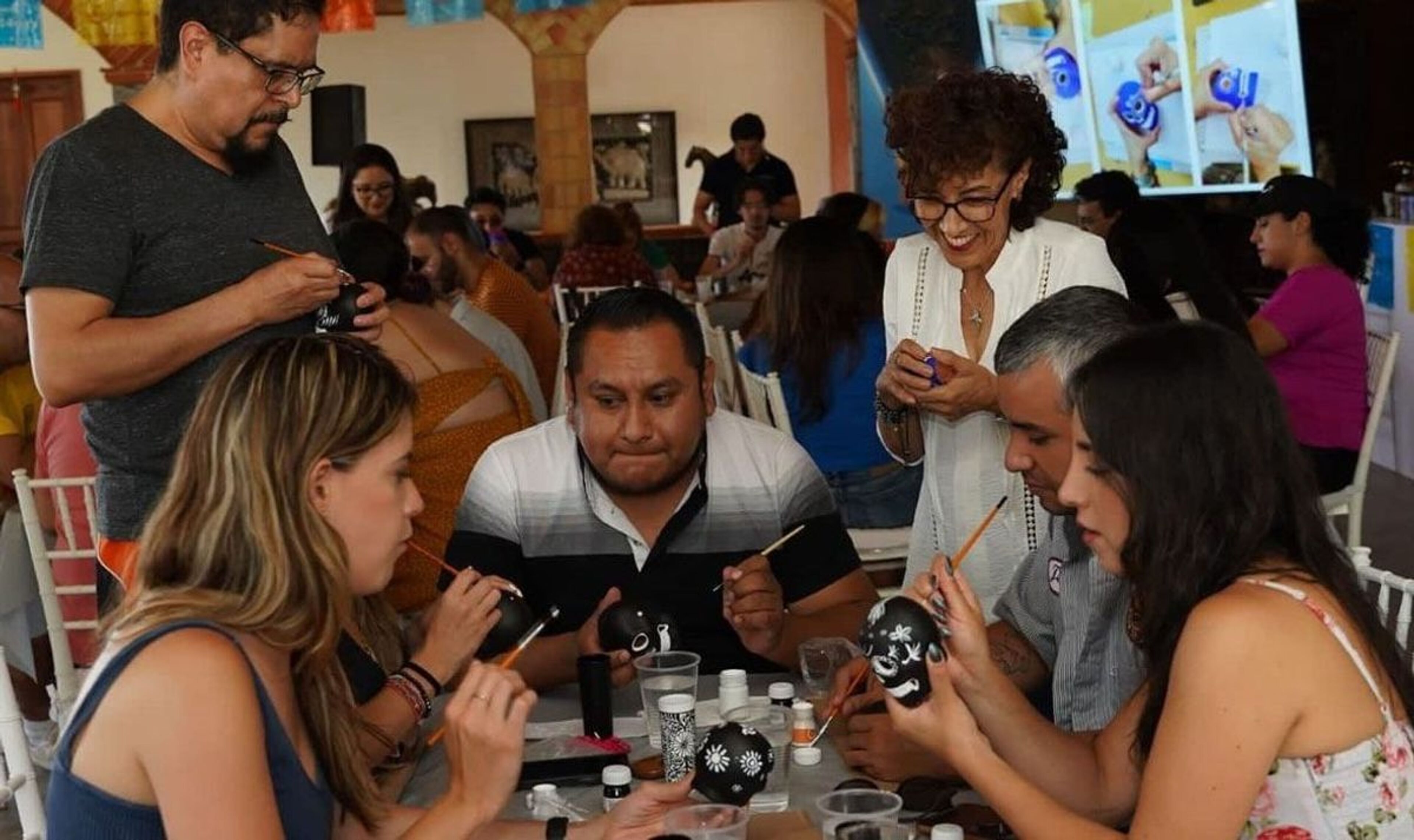 Imagen de portada para el evento: Pinta,toma margarita y vive celebración de muertos