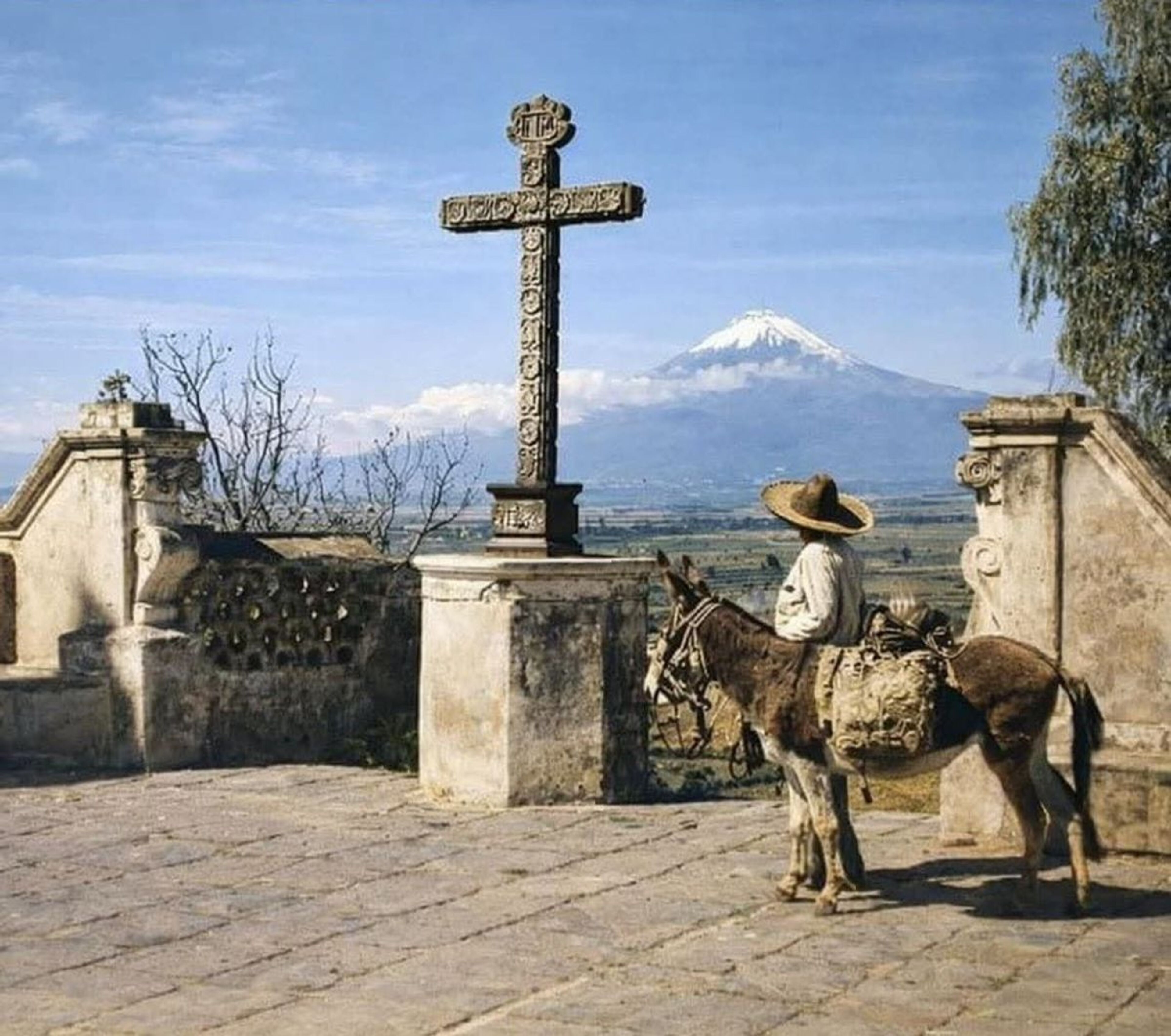 Imagen de portada para el evento: Caminata Nocturna en Cholula Mágica